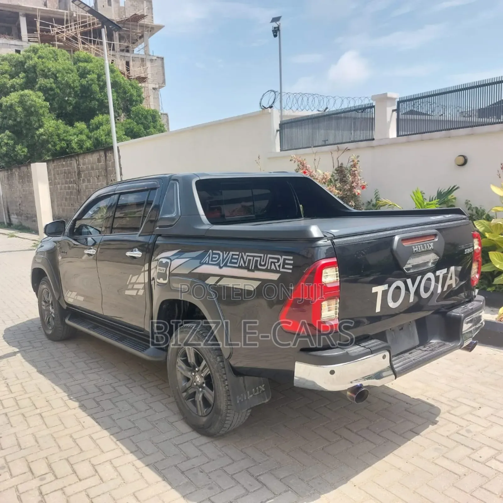 Toyota Hilux 2021 Black