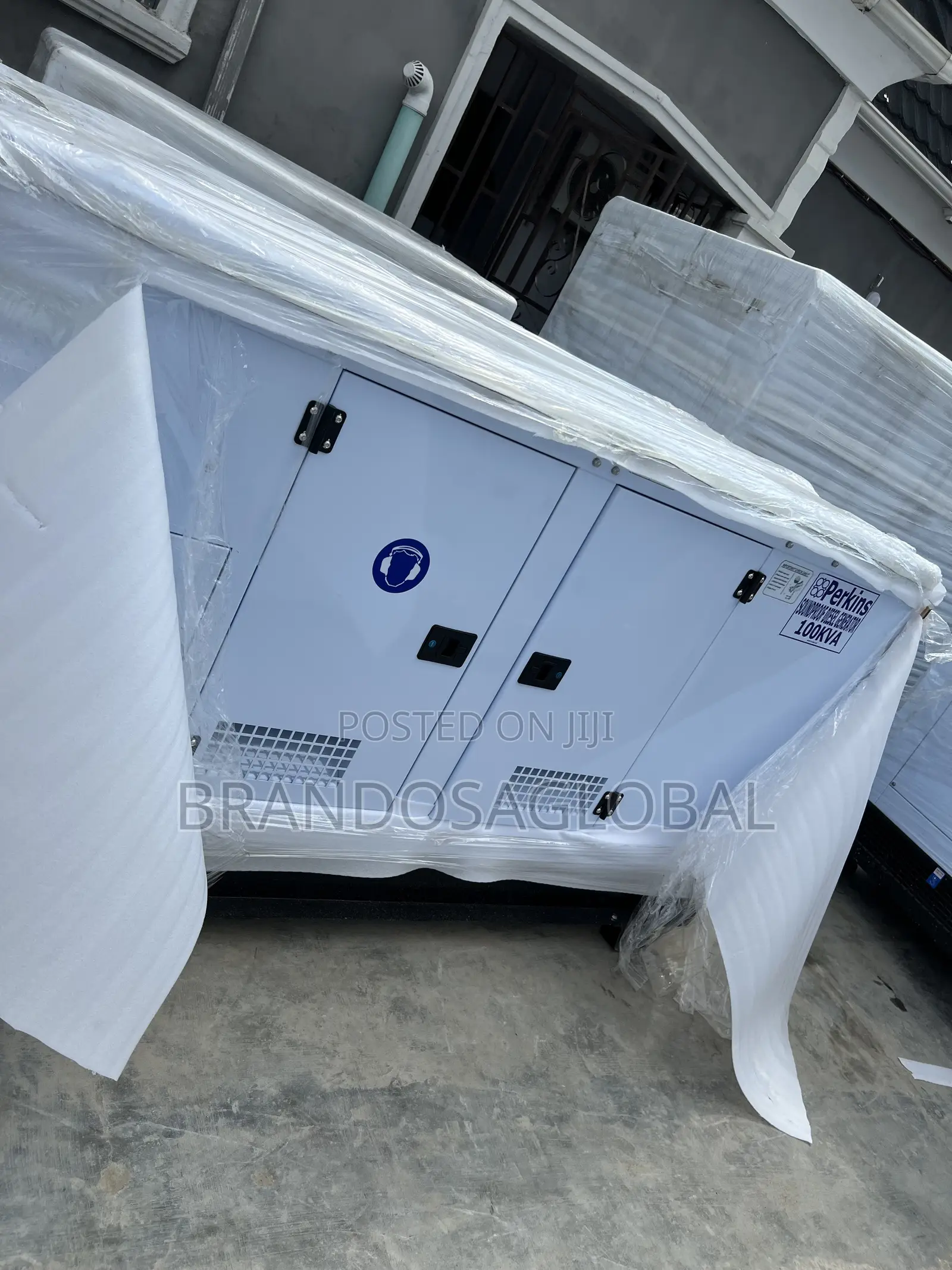Perkins 100kva Sp100 Soundproof Genset Best for Long Hours