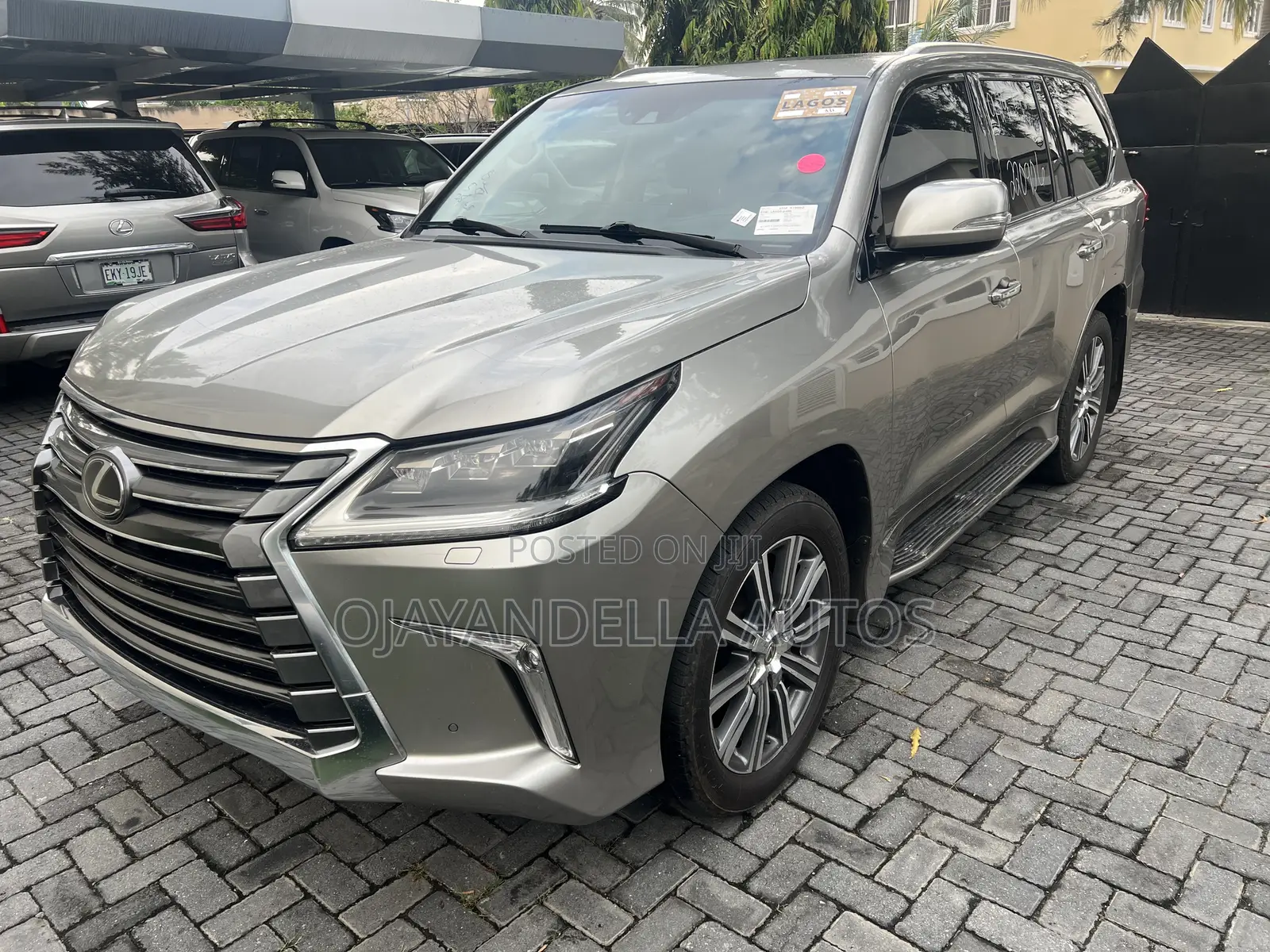 Lexus LX 570 AWD 2017 Silver