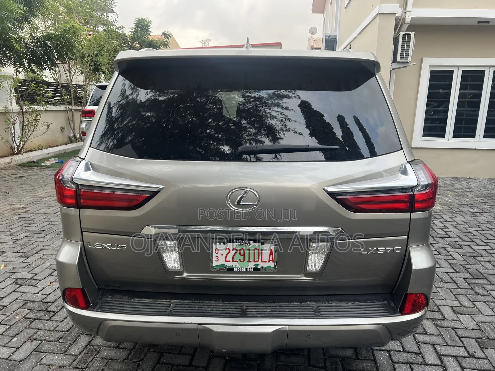 Lexus LX 570 AWD 2017 Silver