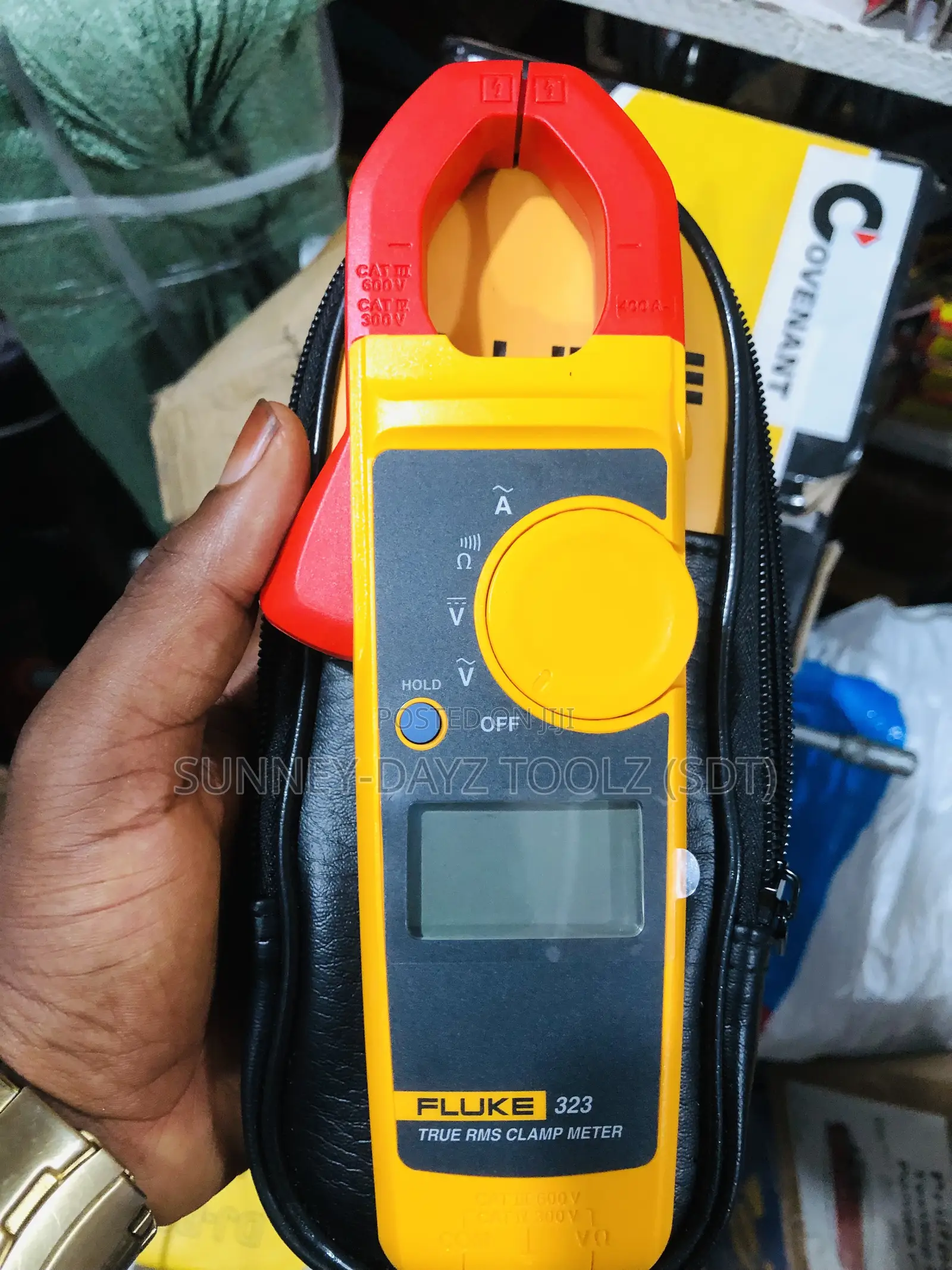Fluke 323 Digital Clamp Meter
