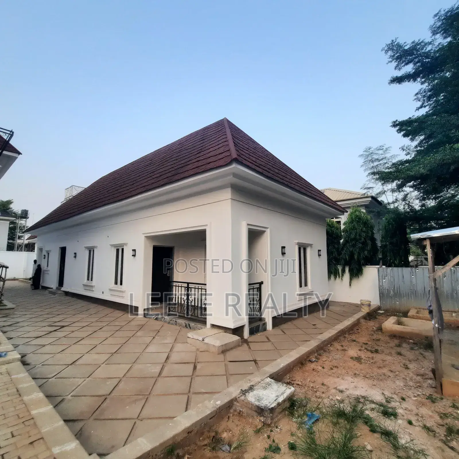 7bdrm Duplex in Jabi for sale