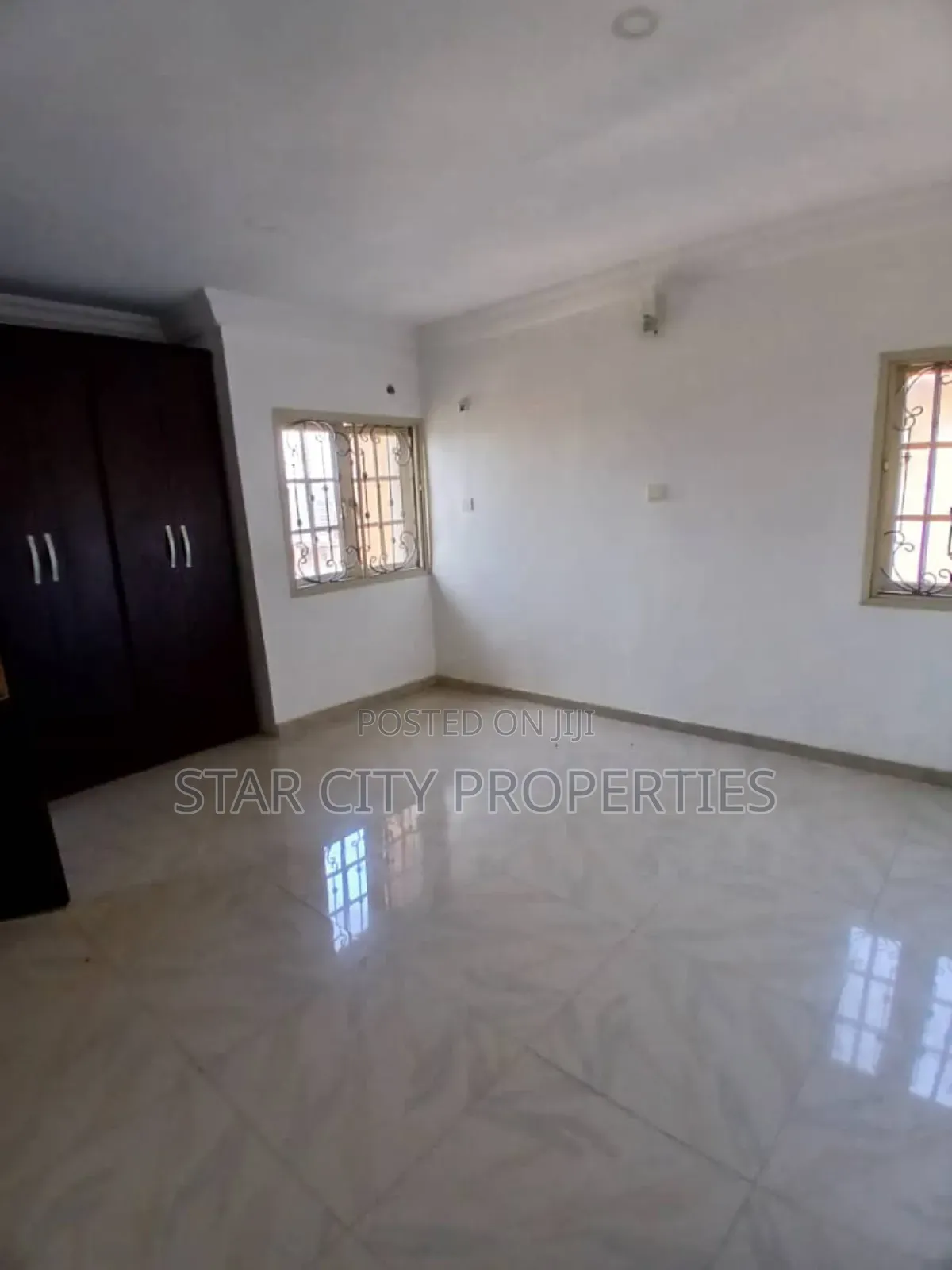 4bdrm Duplex in Gra for rent
