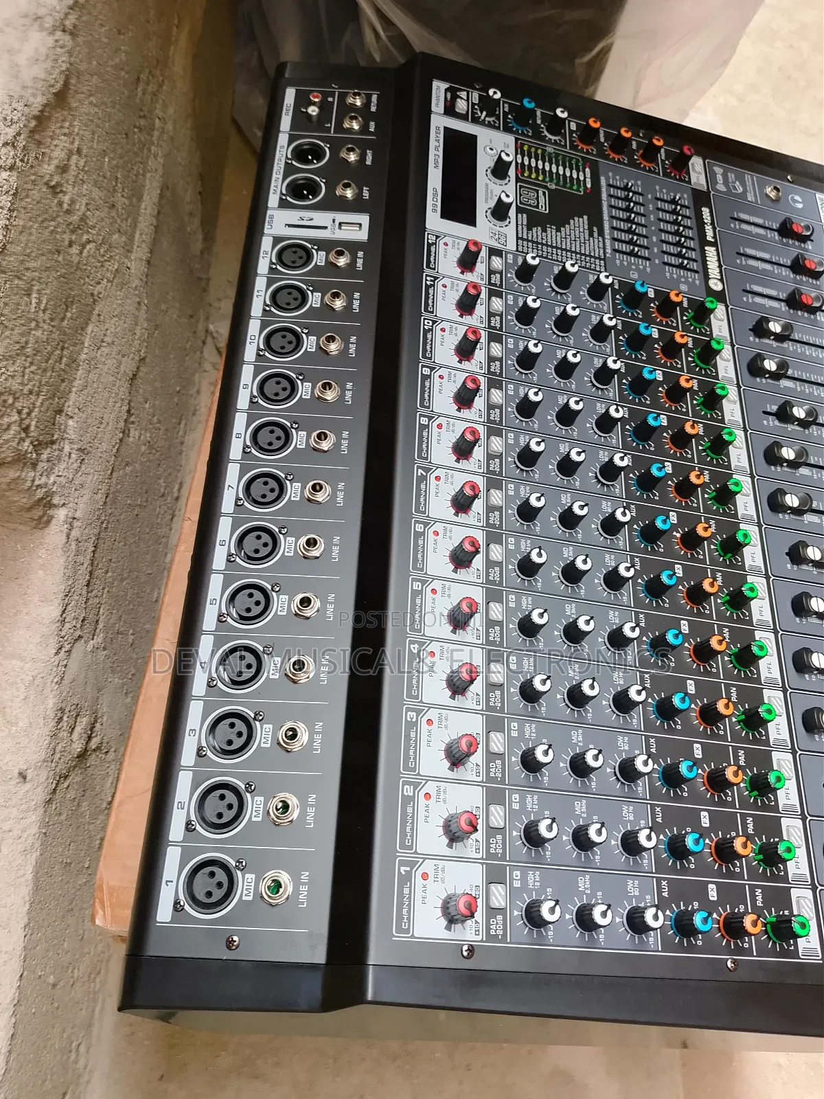 12channels Powered Mixer