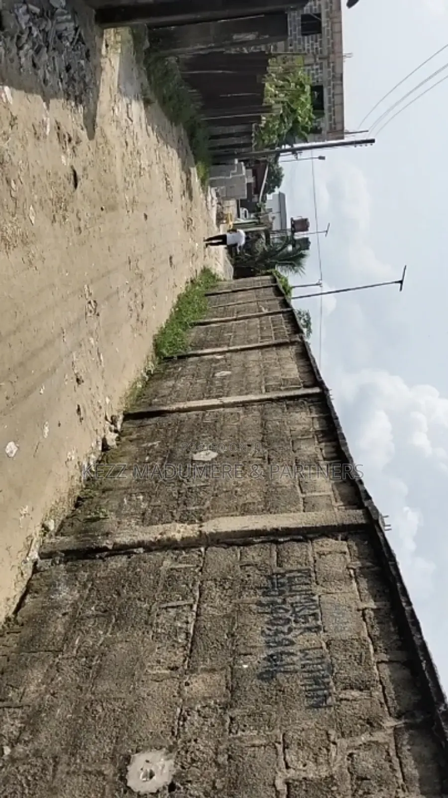 For Sale : 2 1⁄4 Plots 2 Poles Off Major Road ,Ozuoba Rd Ph