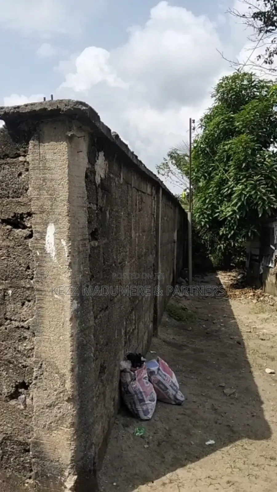 For Sale : 2 1⁄4 Plots 2 Poles Off Major Road ,Ozuoba Rd Ph