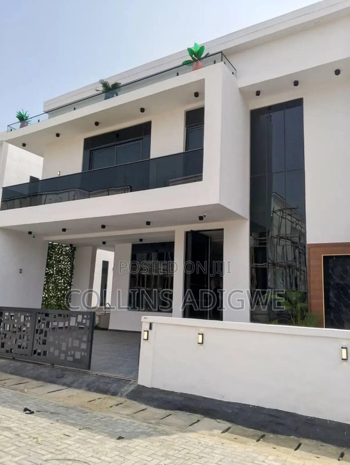 5bdrm Duplex in Chevron Lekki for sale