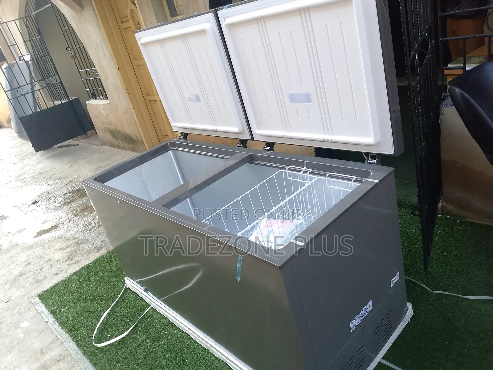 Hisense 520l Deep Freezer With Removable Basket
