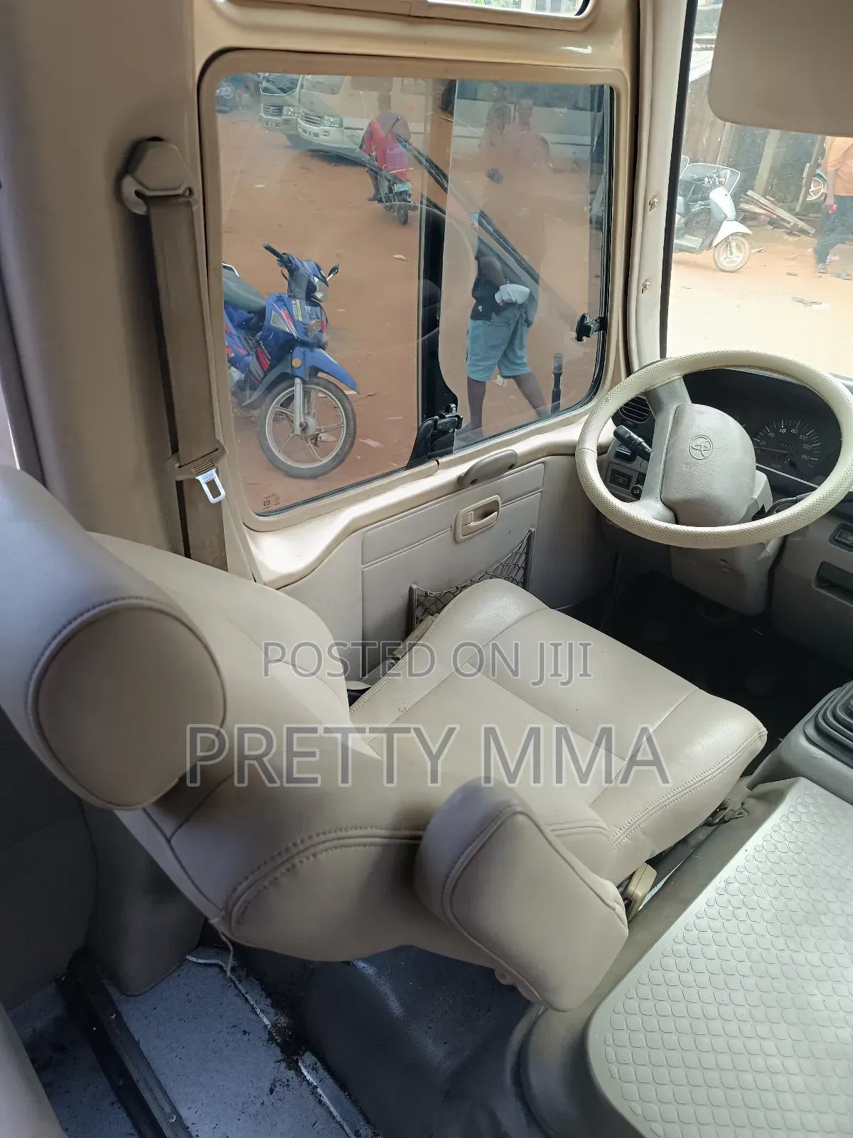 Toyota Coaster 2017 Gold