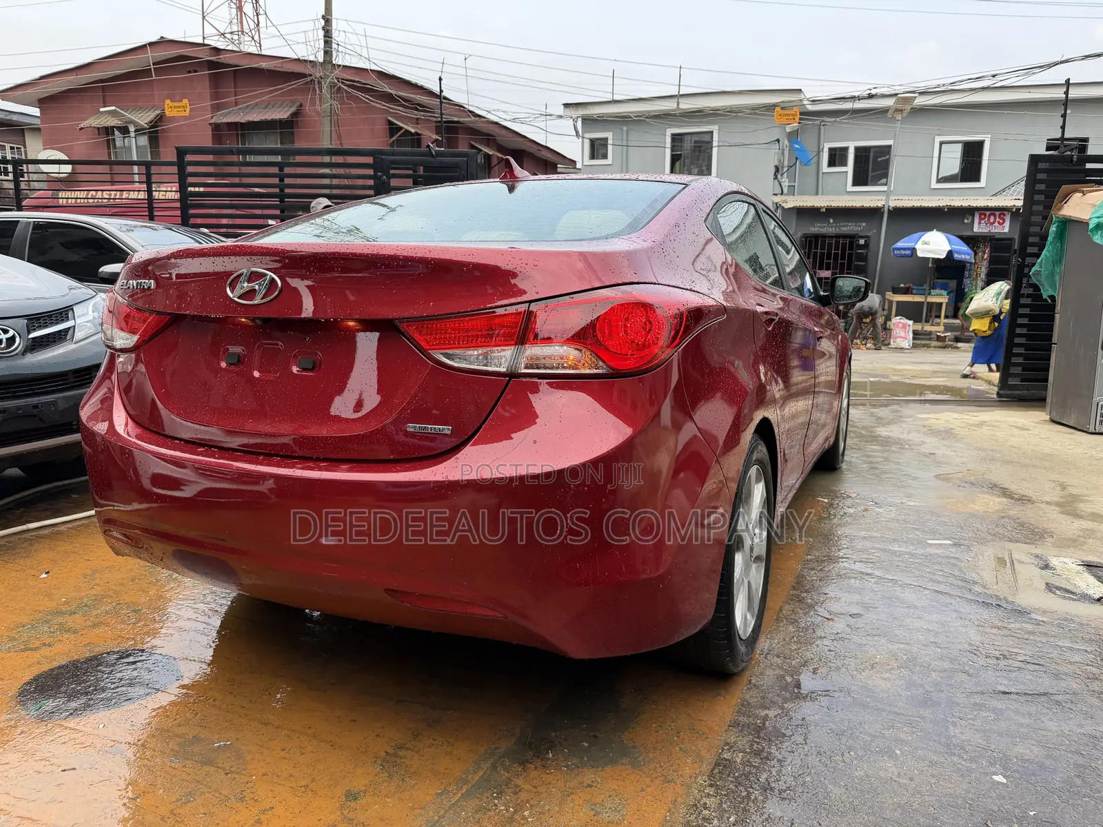 Hyundai Elantra Limited 2011 Red