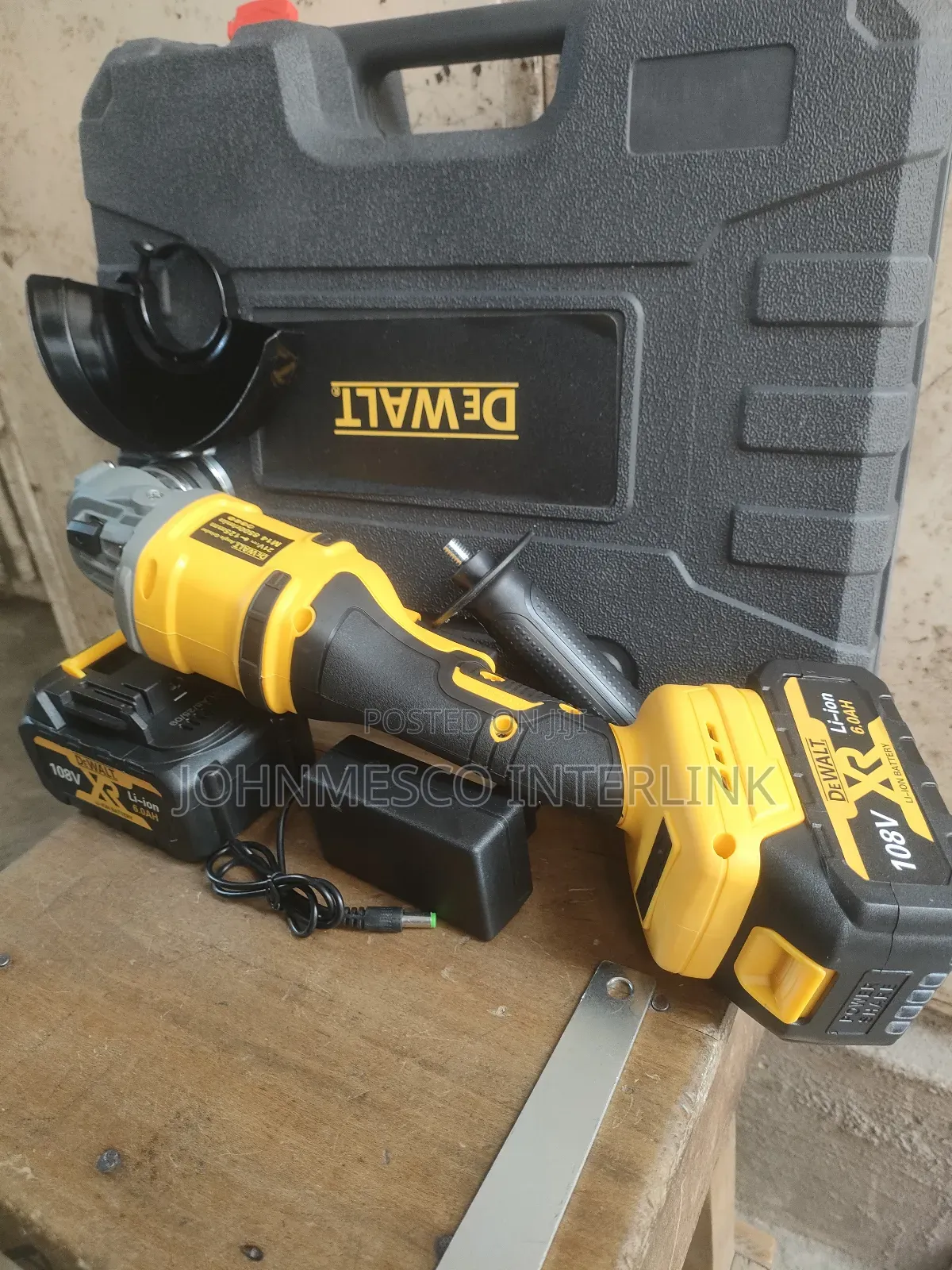 Dewalt Cordless Cutting Machine