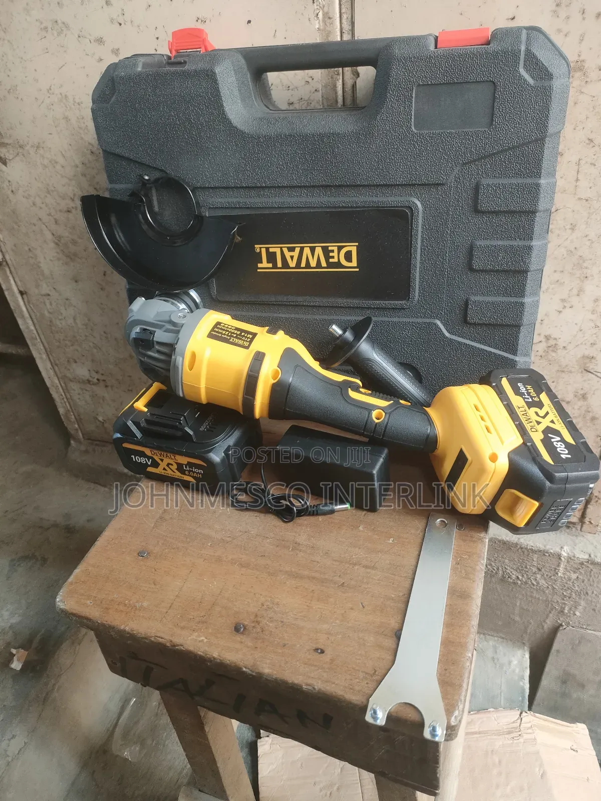 Dewalt Cordless Cutting Machine