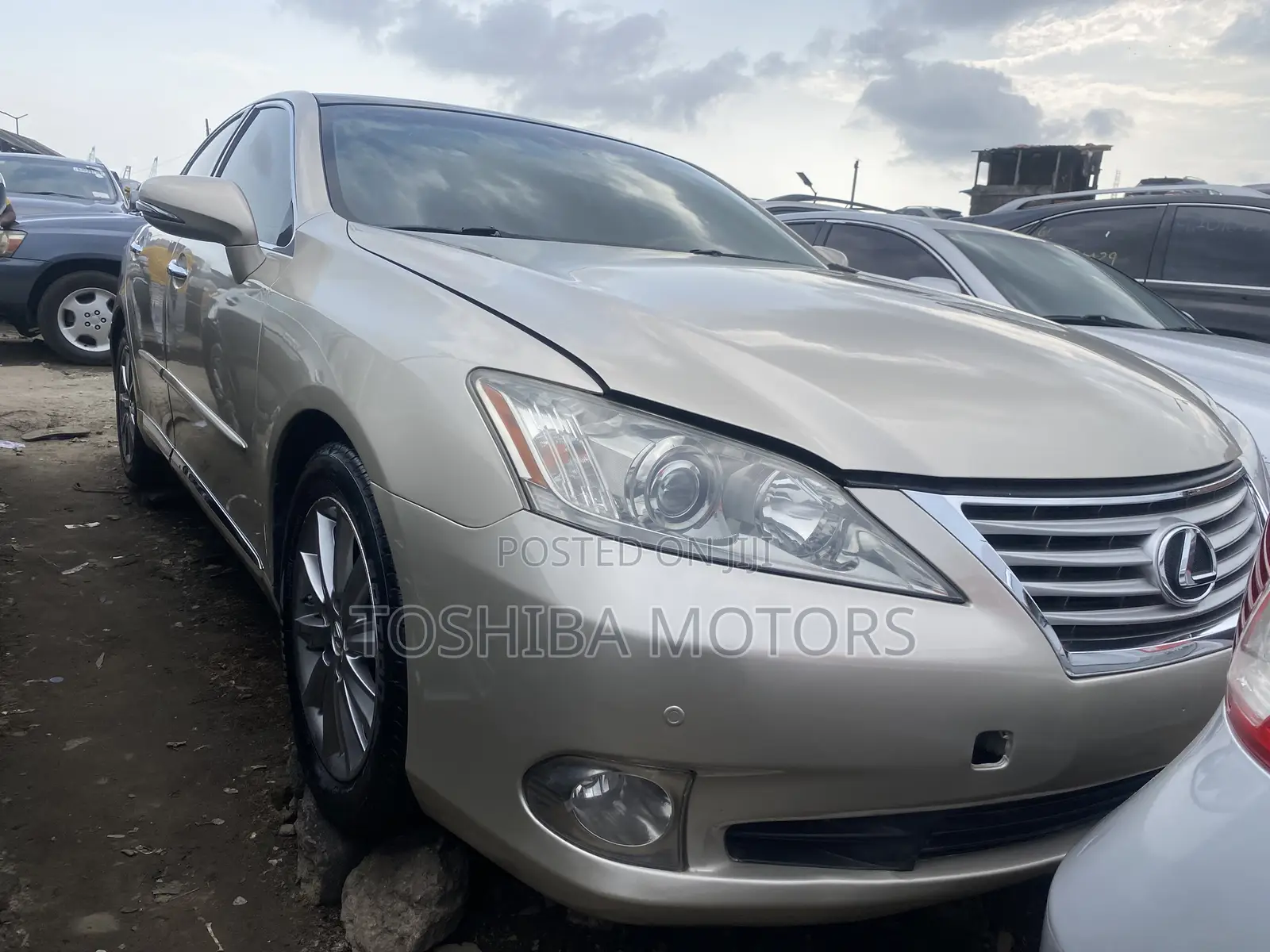 Lexus ES 350 2012 Gold