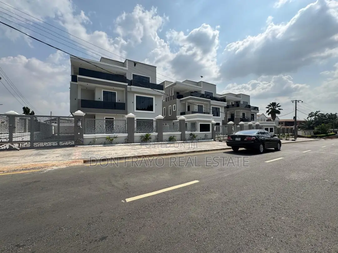 5bdrm Duplex in Agodi Gra for sale