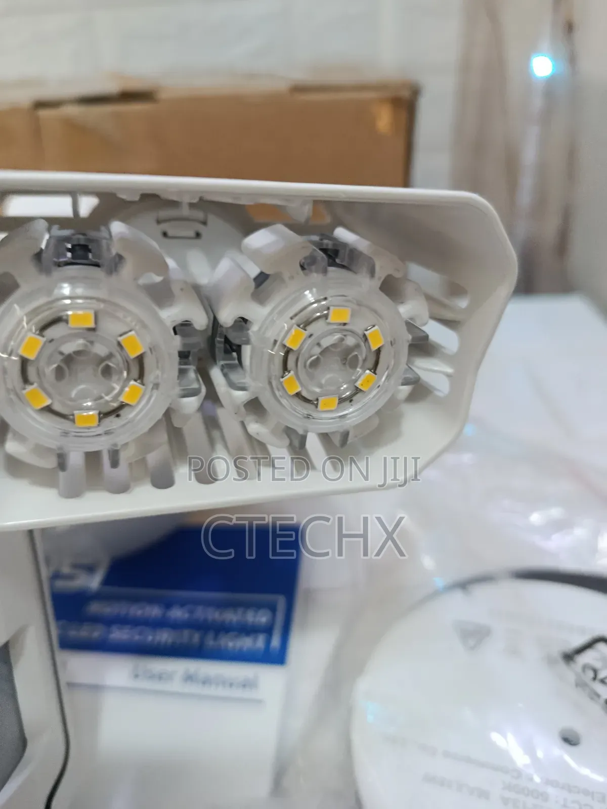 Sansi 18w Led Outdoor Flood Light (Dusk To Dawn Motion Sensor).