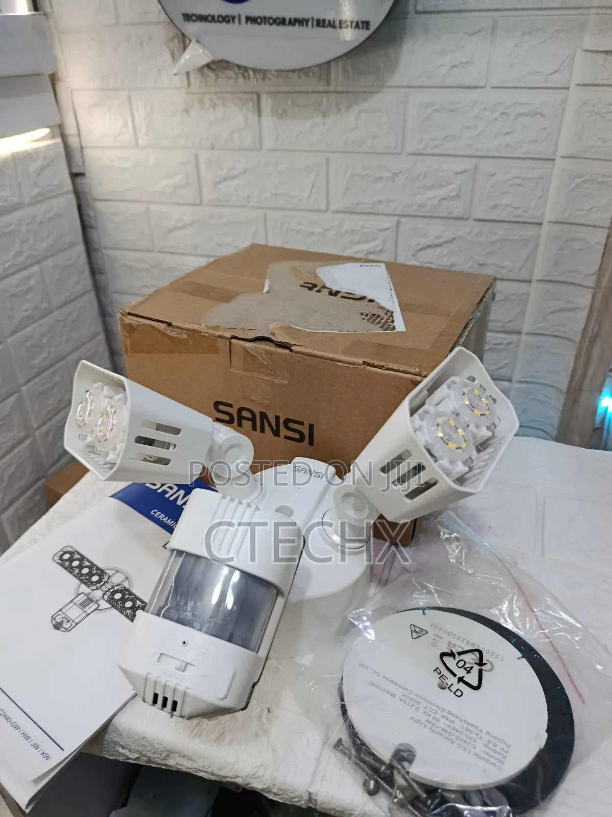 Sansi 18w Led Outdoor Flood Light (Dusk To Dawn Motion Sensor).
