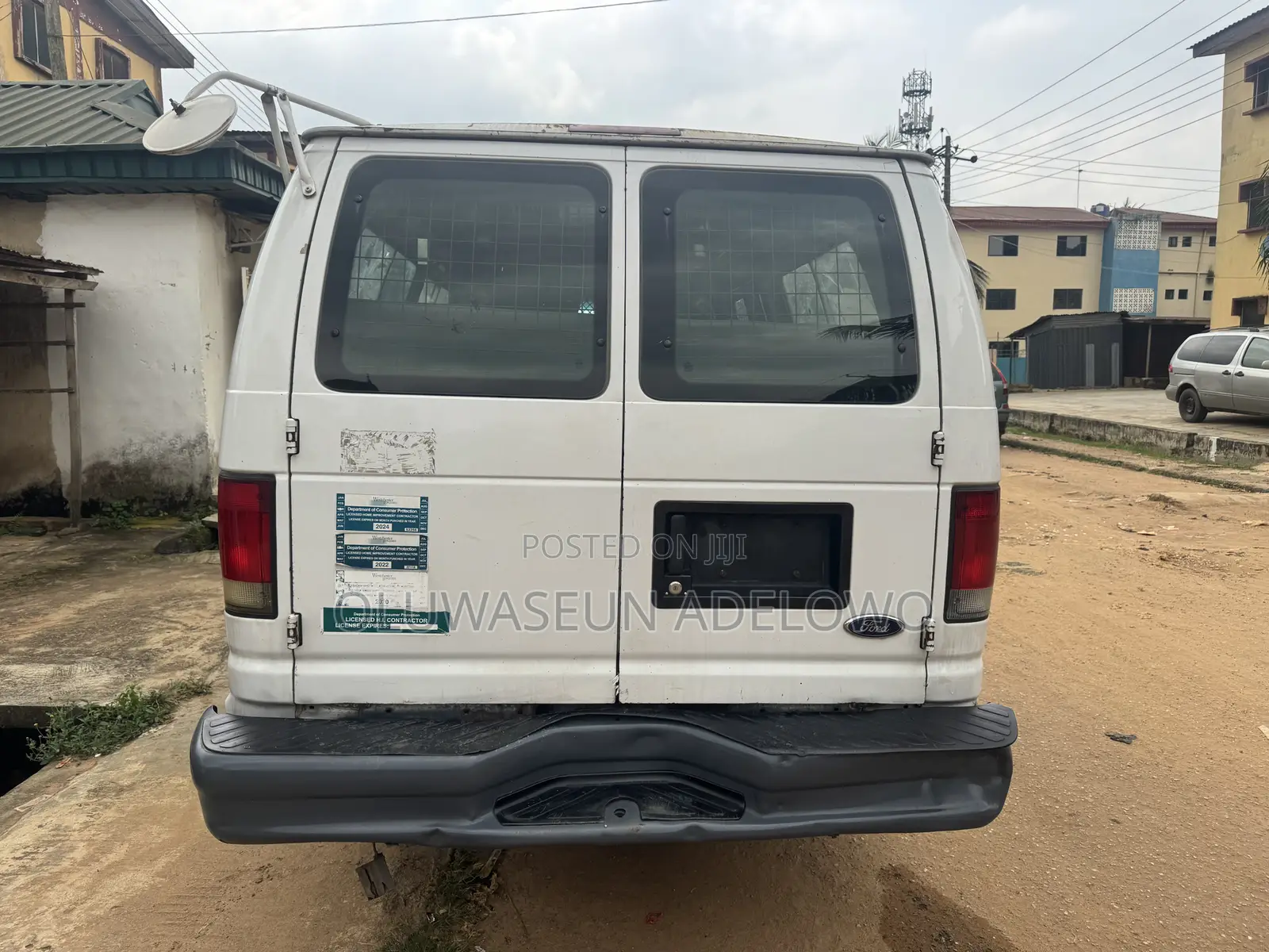 Ford E350 2006 White