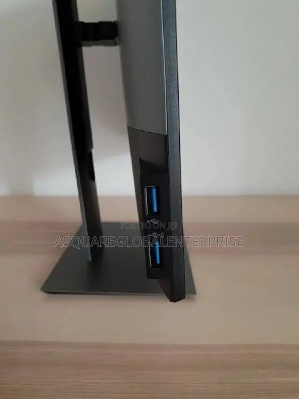 Dell 27 U2717d Inch Ultra Sharp QHD 1440p Monitor