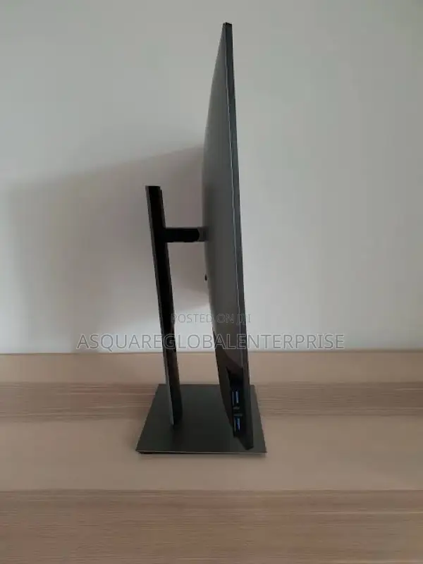 Dell 27 U2717d Inch Ultra Sharp QHD 1440p Monitor