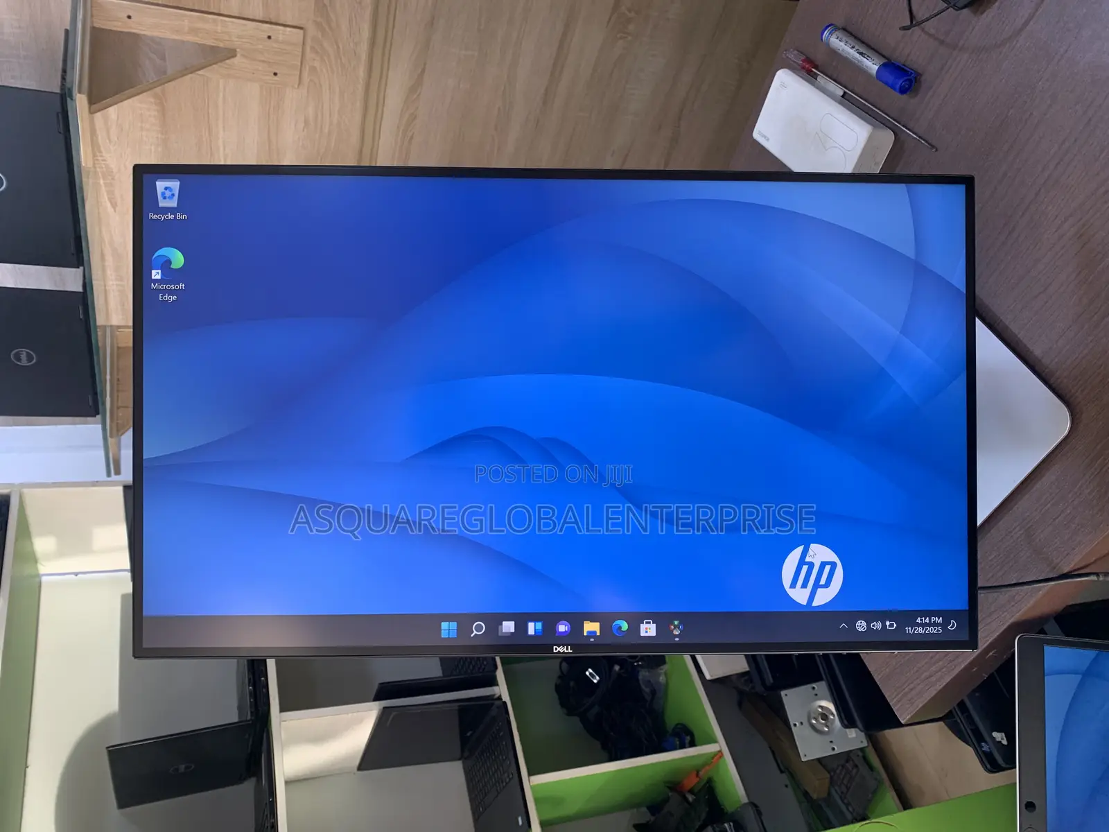 Dell 27 U2717d Inch Ultra Sharp QHD 1440p Monitor