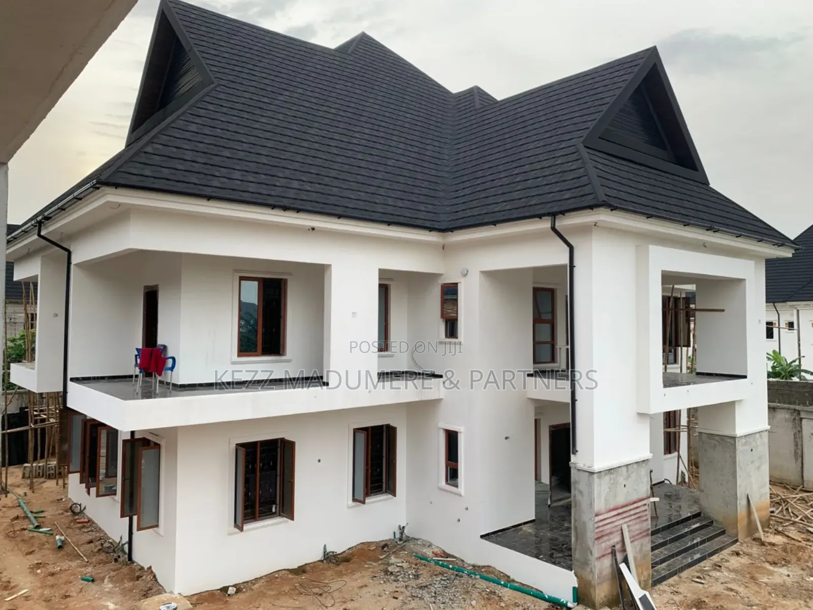 4bdrm Duplex in Ivory Heights for sale