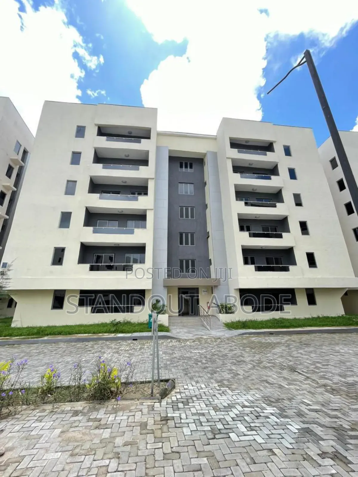 2bdrm Apartment in Ogunlana for sale