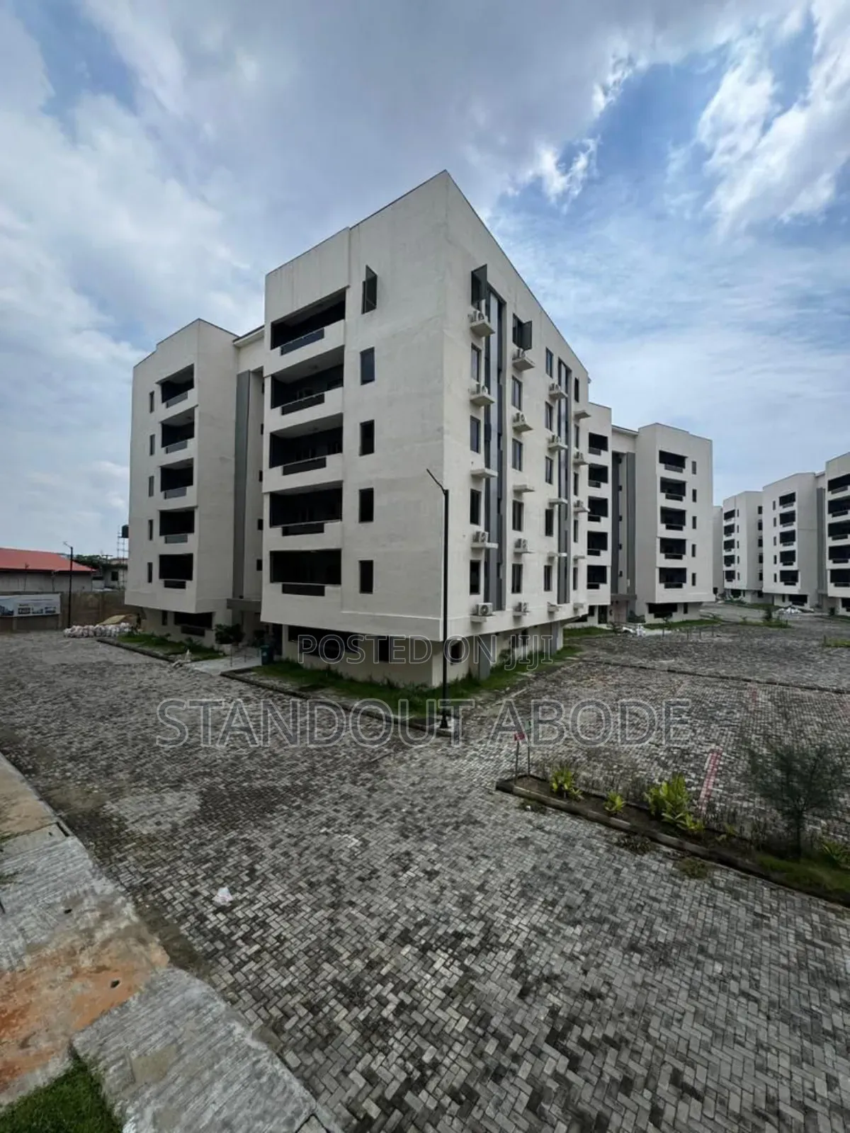 2bdrm Apartment in Ogunlana for sale
