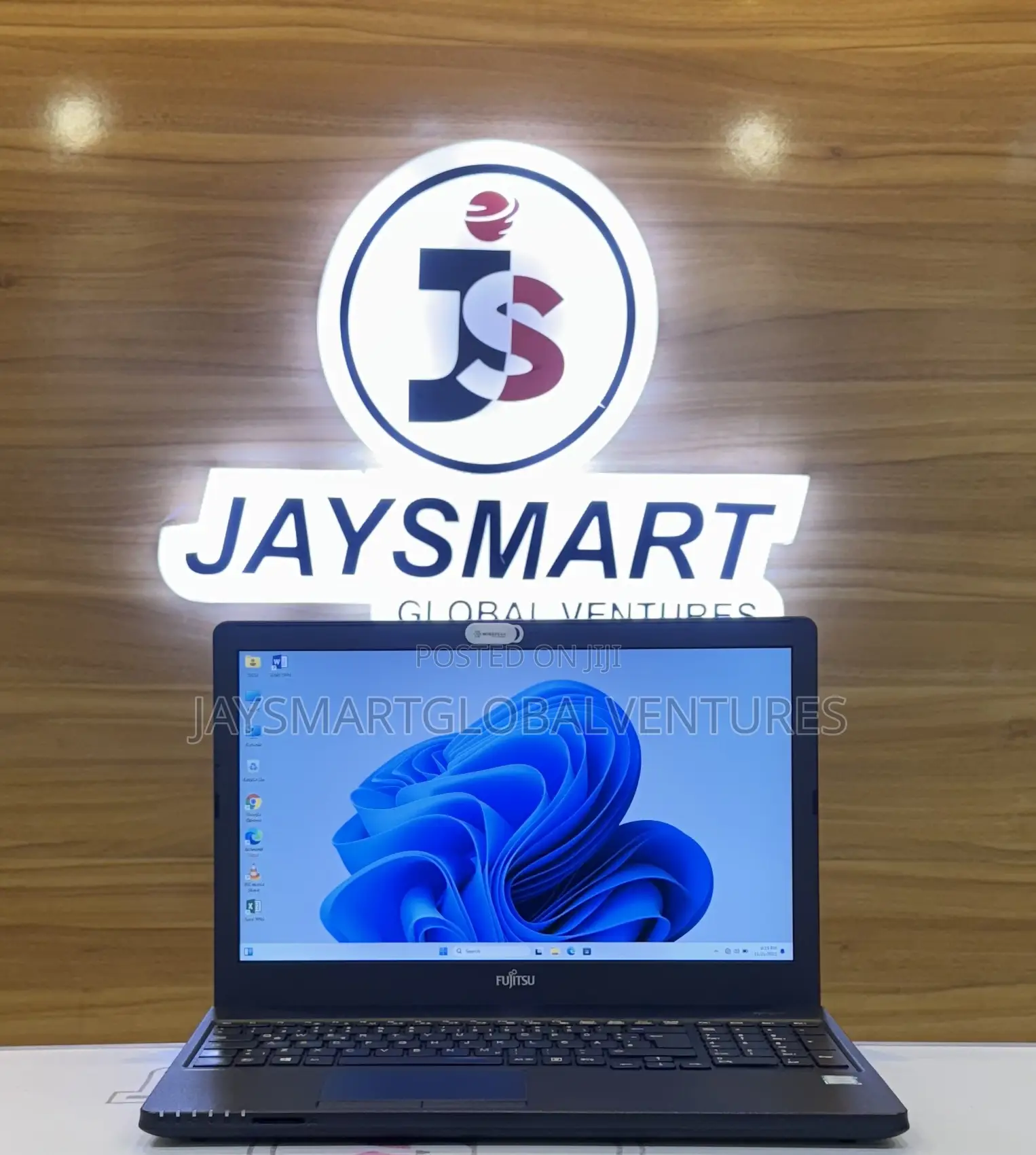 Laptop Fujitsu Lifebook A357 8GB Intel Core i5 SSD 160GB