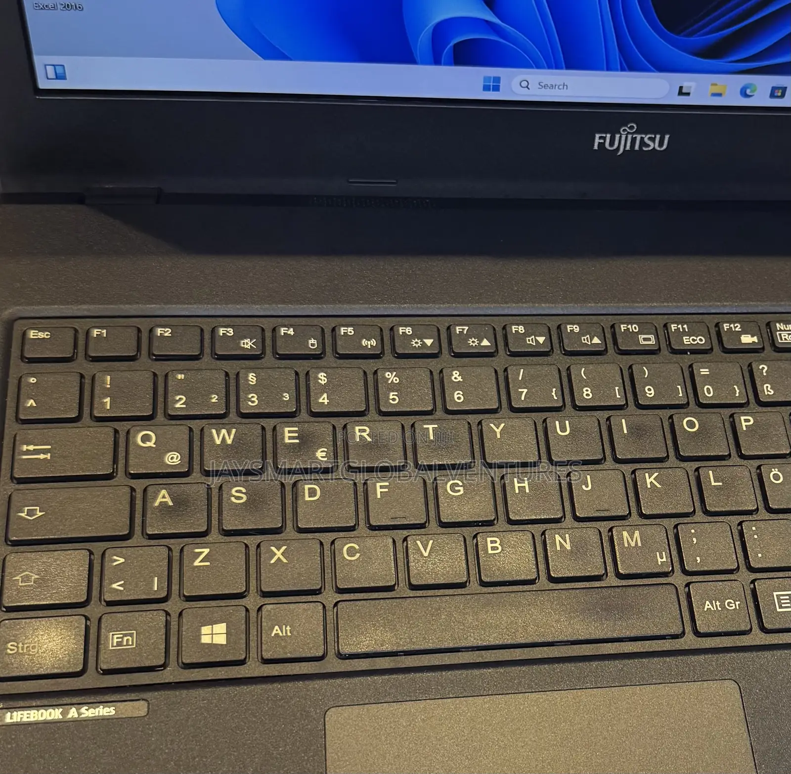 Laptop Fujitsu Lifebook A357 8GB Intel Core i5 SSD 160GB