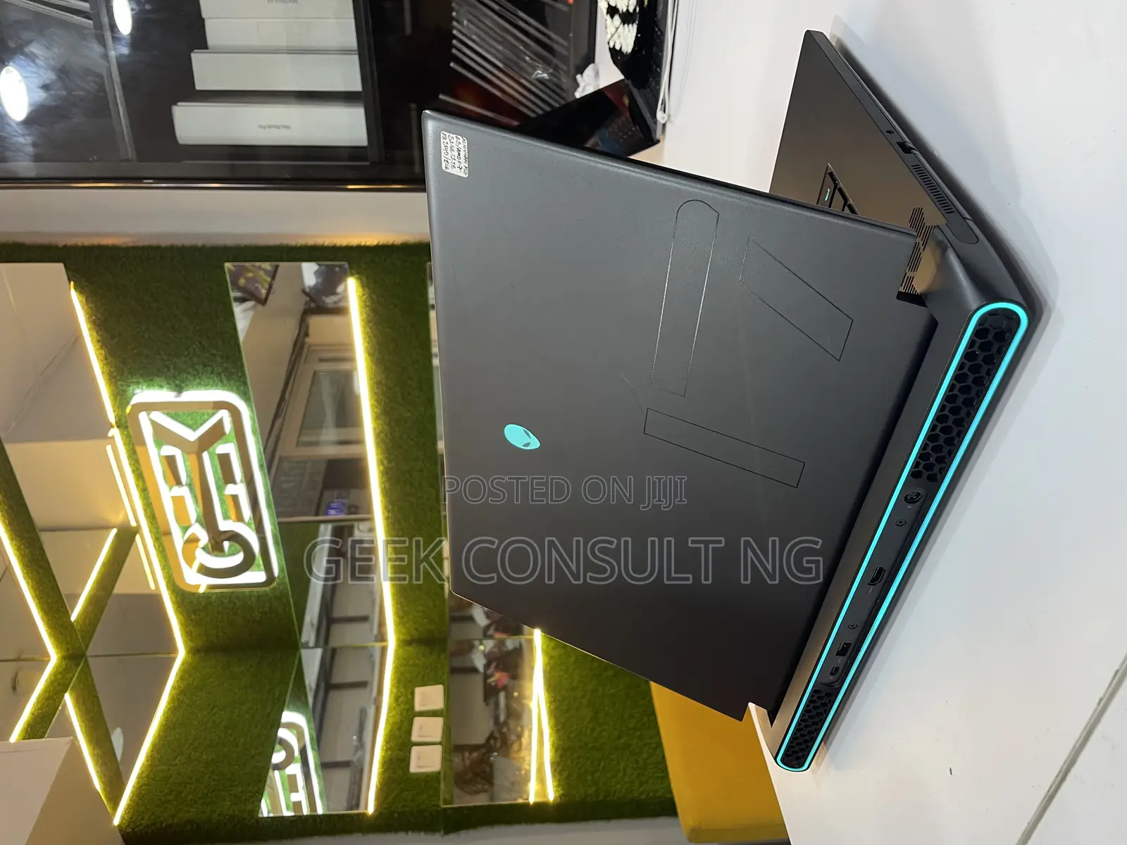 Laptop Dell Alienware m17 R5 32GB AMD Ryzen 7 SSD 1T