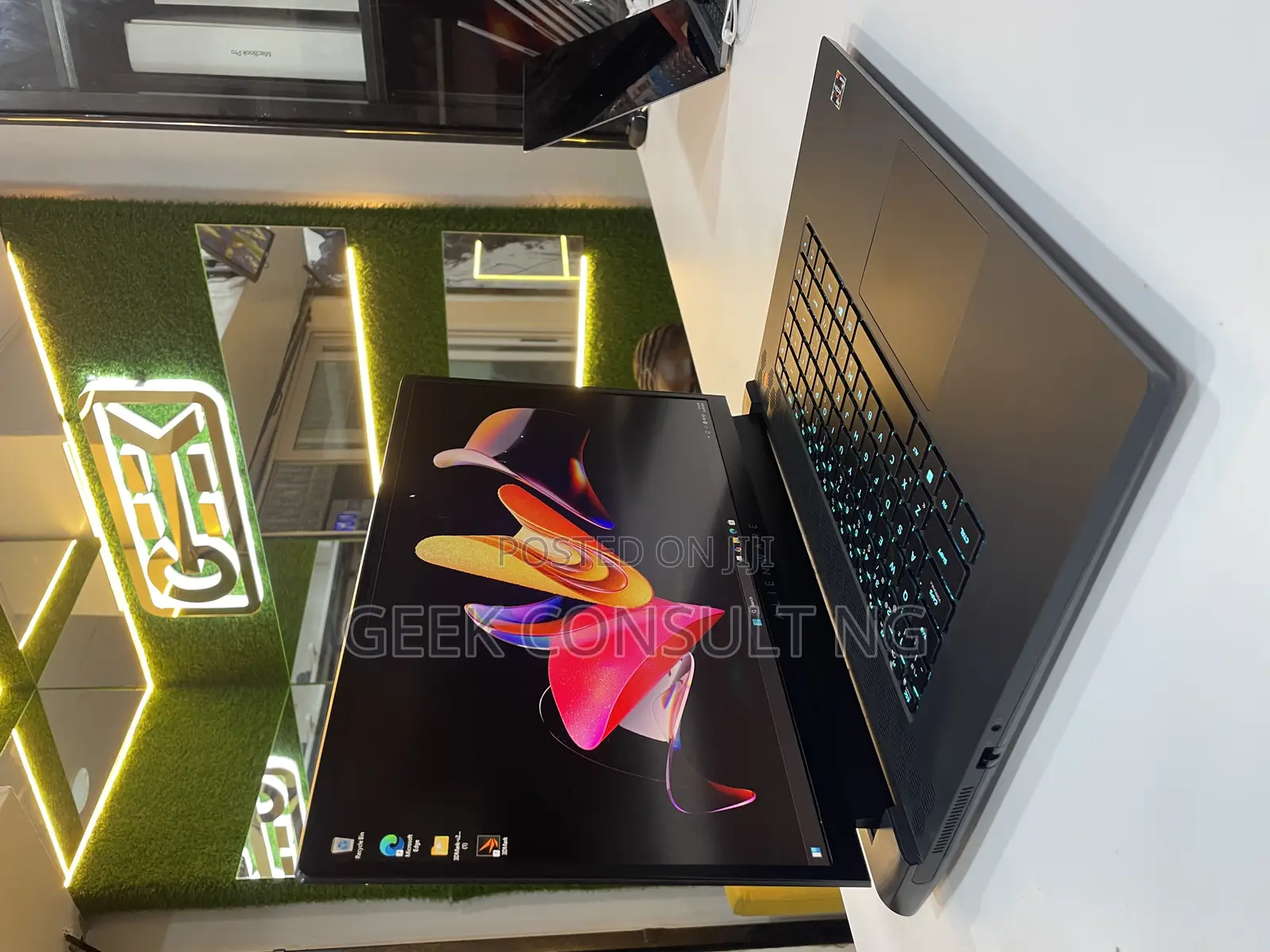 Laptop Dell Alienware m17 R5 32GB AMD Ryzen 7 SSD 1T
