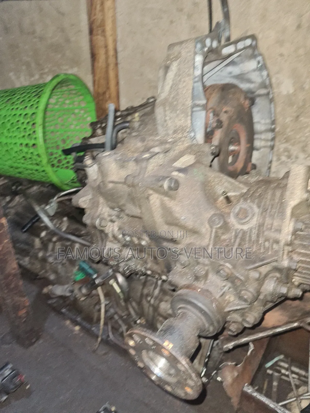 2.5 Liters Nissan X-Trail 205