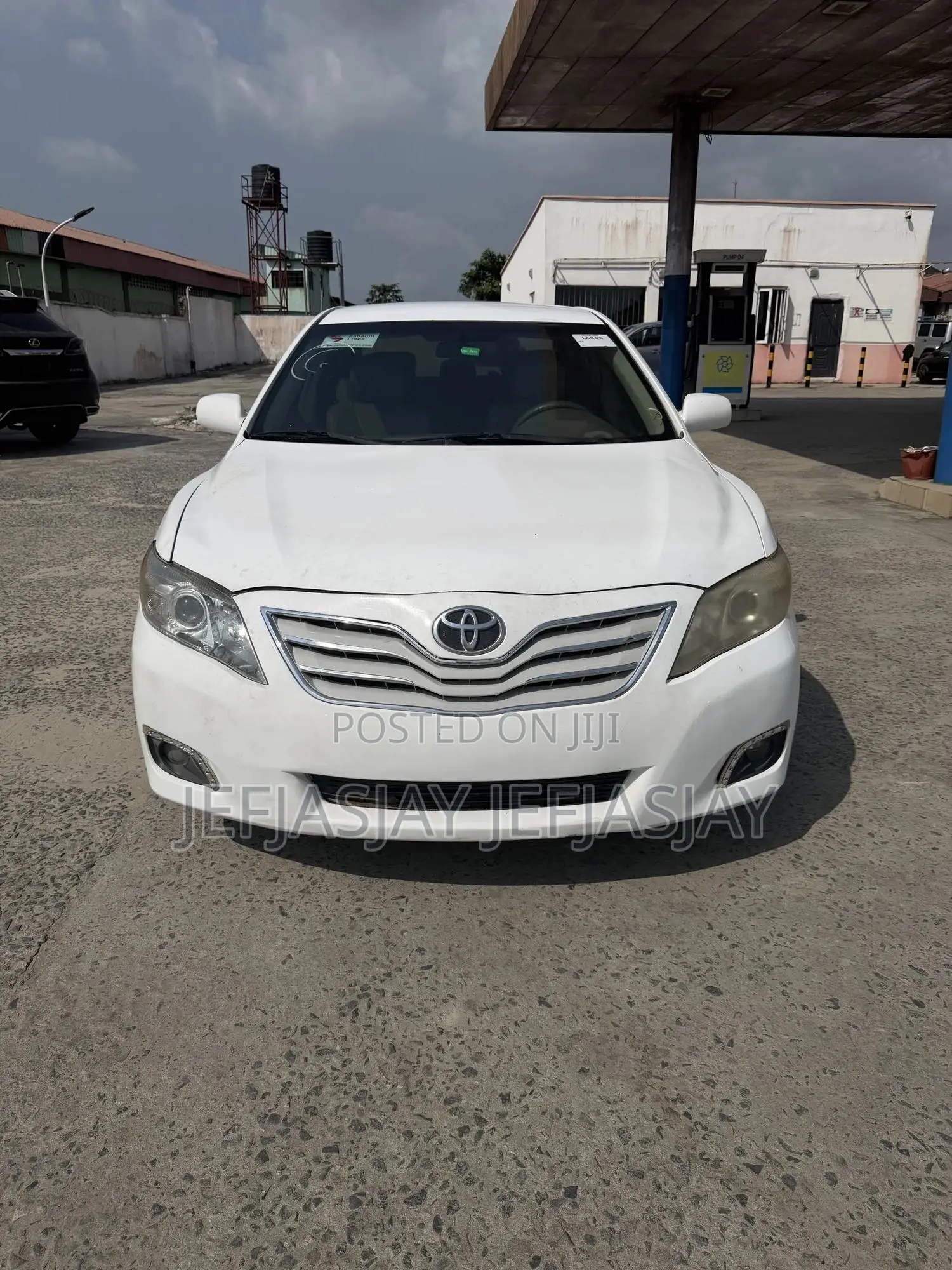 Toyota Camry LE 4dr Sedan (2.5L 4cyl 6A) 2011 White