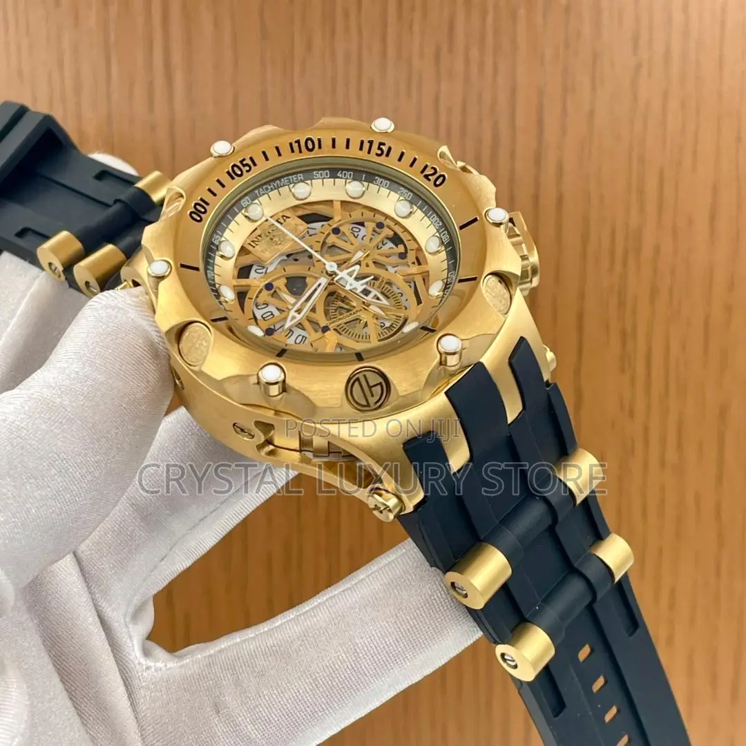 Invicta Quality Luxury Men Chronograph Rubber Strap Wristwatch