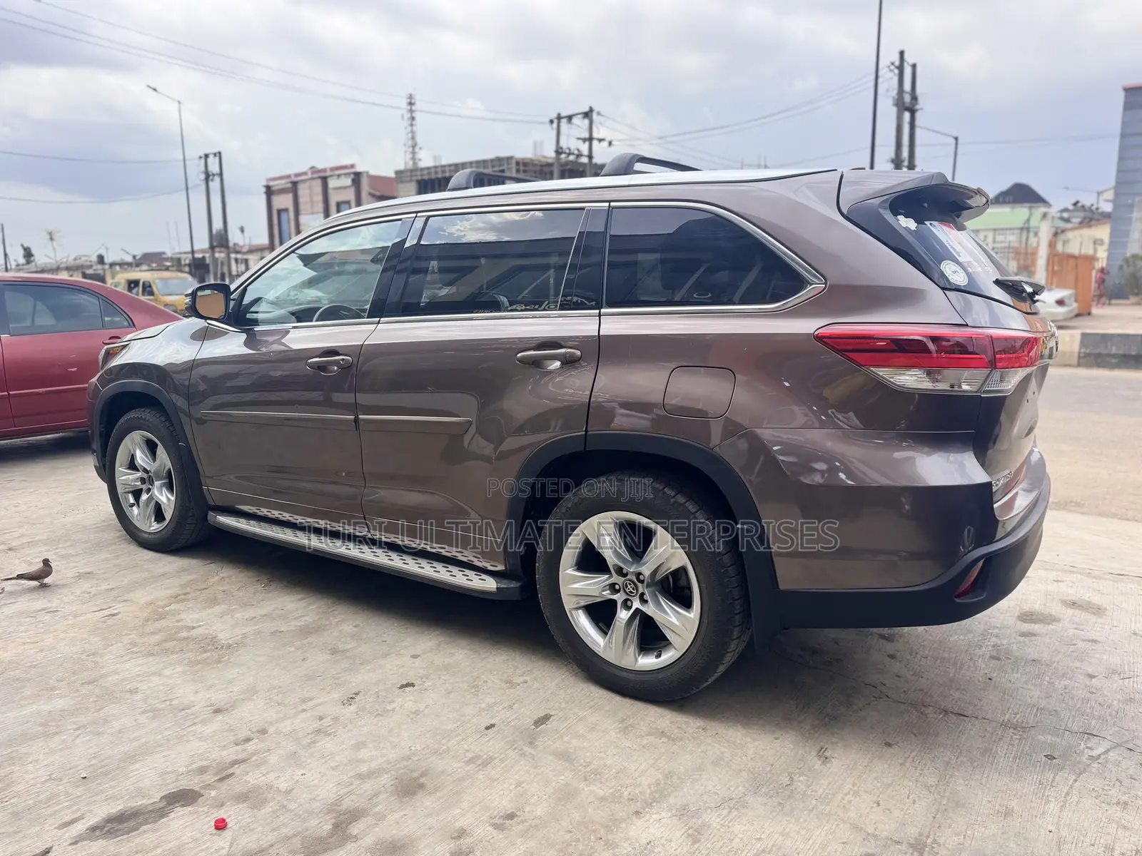 Toyota Highlander XLE 4x4 V6 (3.5L 6cyl 8A) 2018 Brown
