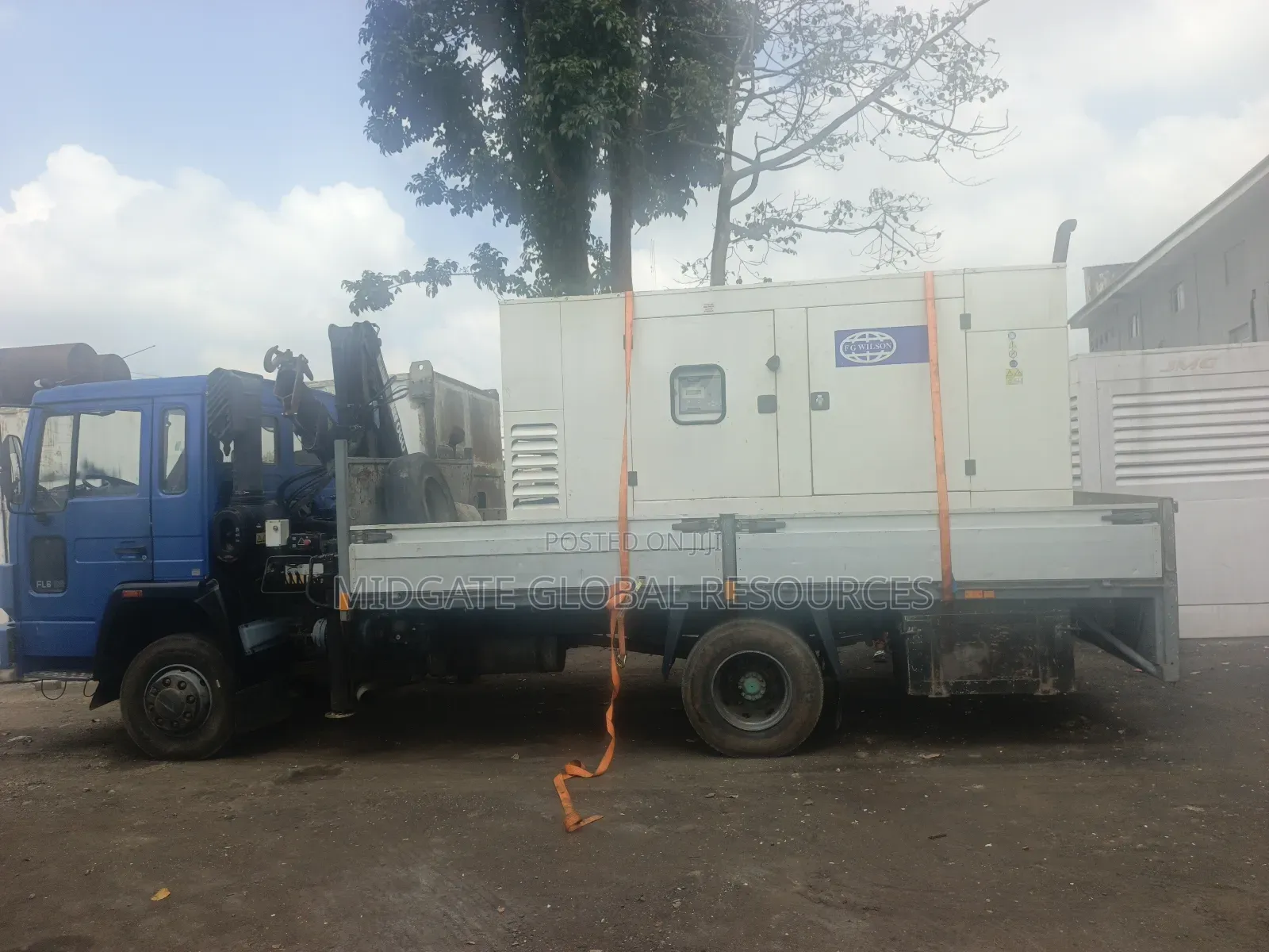 4 Tons Portable Crane Truck/Hiab for Hire