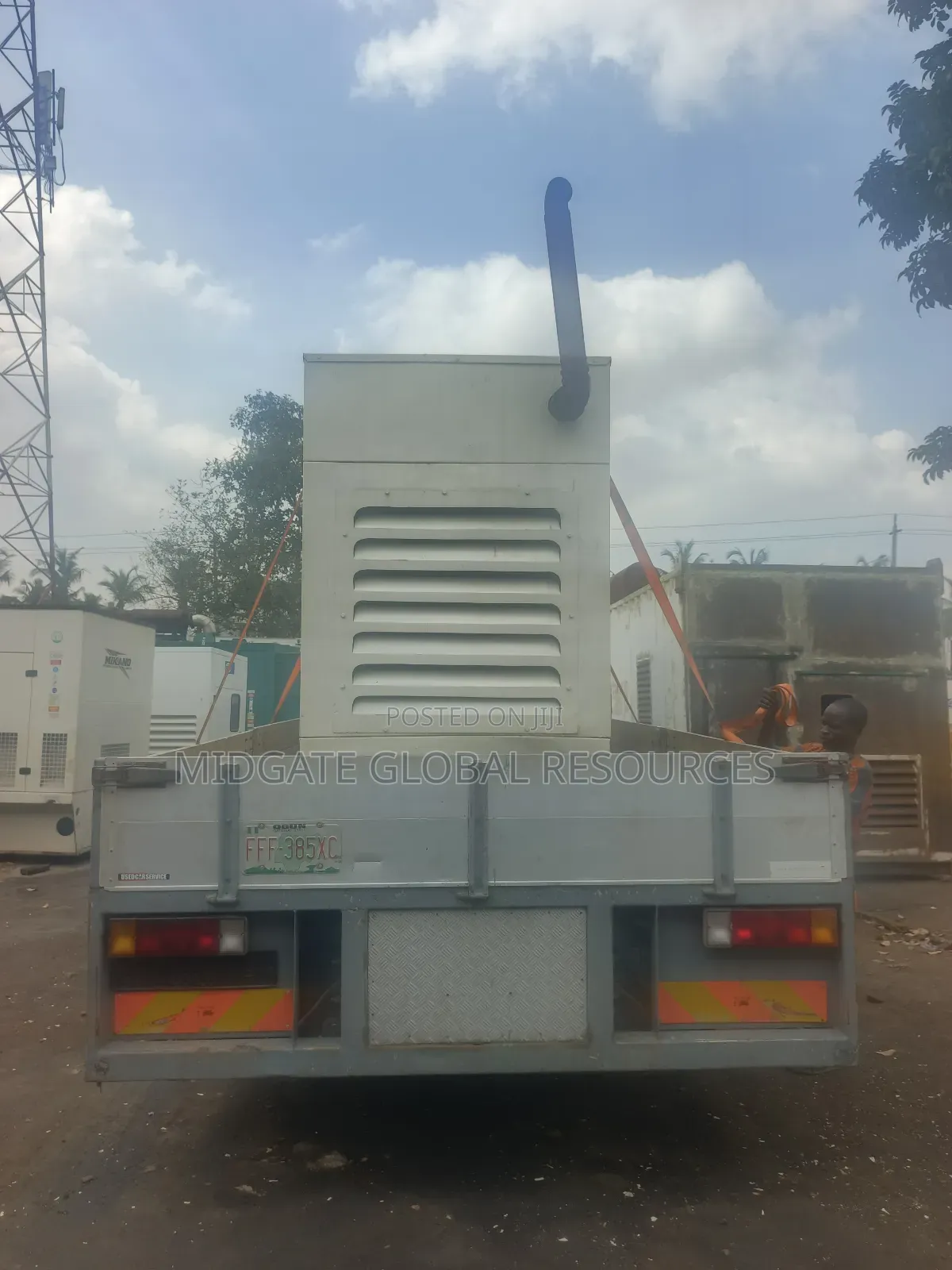 4 Tons Portable Crane Truck/Hiab for Hire