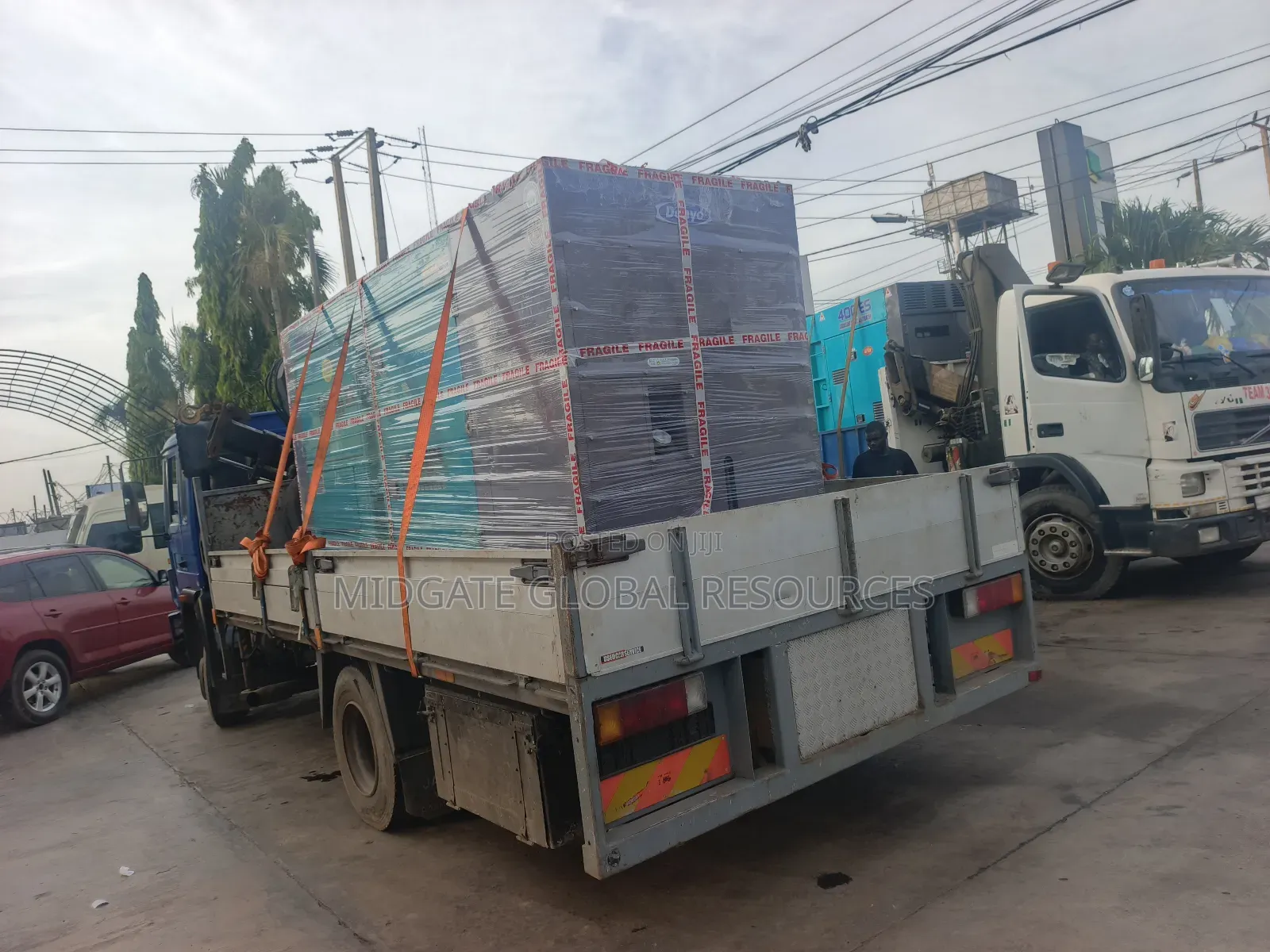 4 Tons Portable Crane Truck/Hiab for Hire