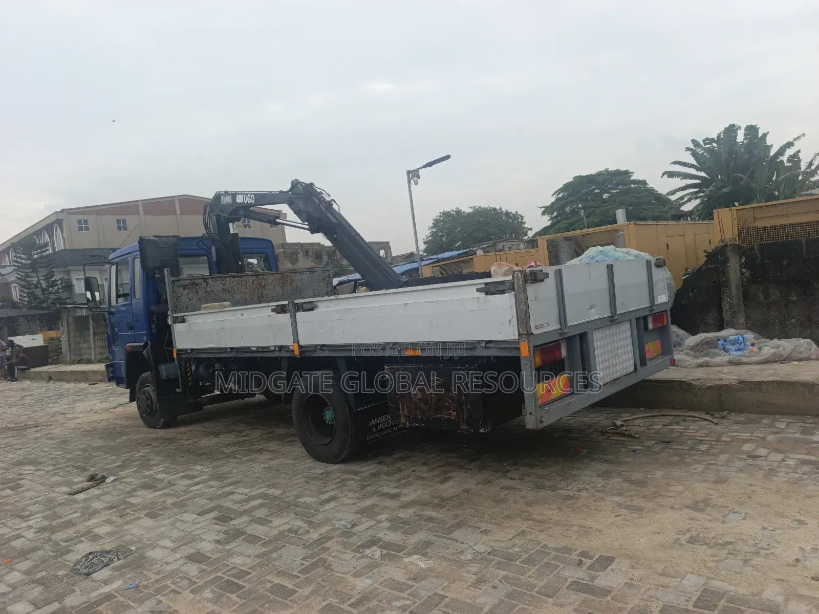 4 Tons Portable Crane Truck/Hiab for Hire