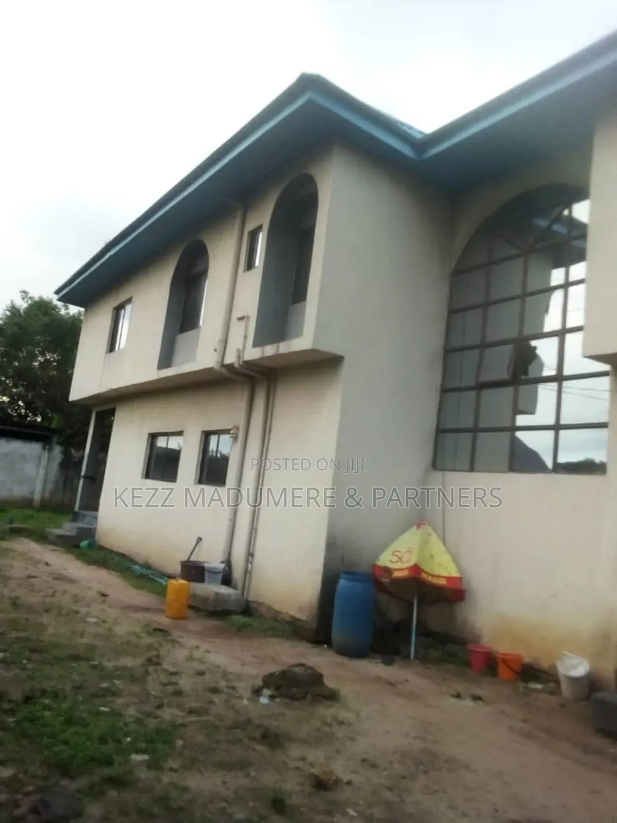 For Sale: 13 Rooms Hotel Building at Ovom , Ogbor Hill , Aba ,