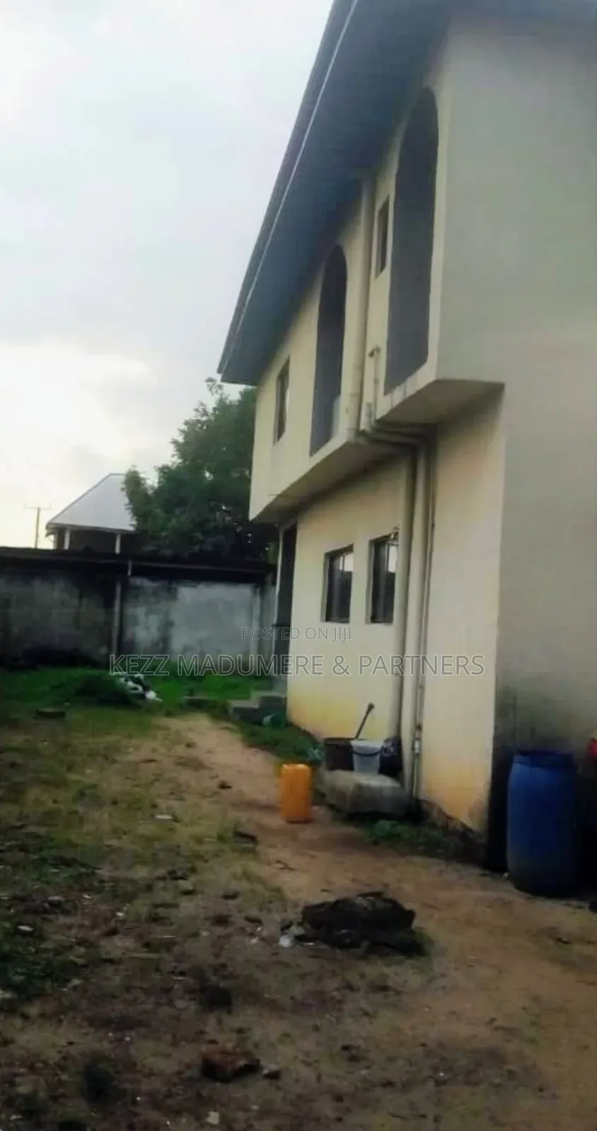 For Sale: 13 Rooms Hotel Building at Ovom , Ogbor Hill , Aba ,