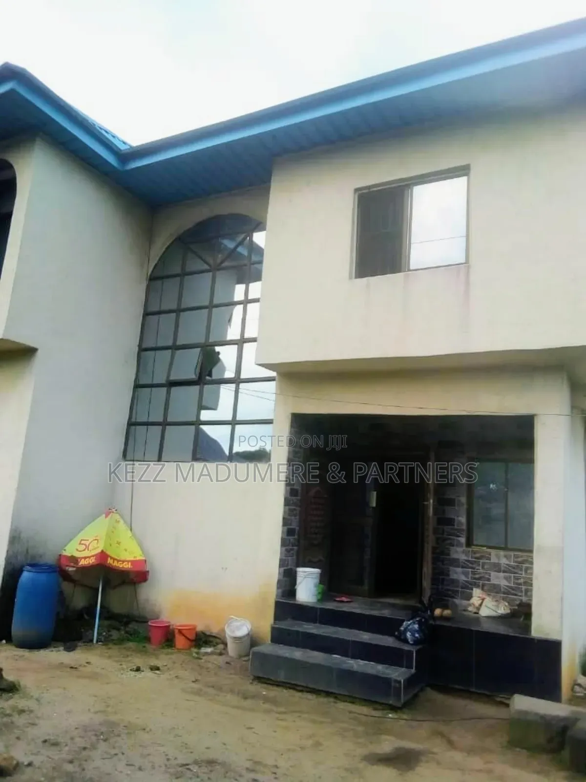 For Sale: 13 Rooms Hotel Building at Ovom , Ogbor Hill , Aba ,