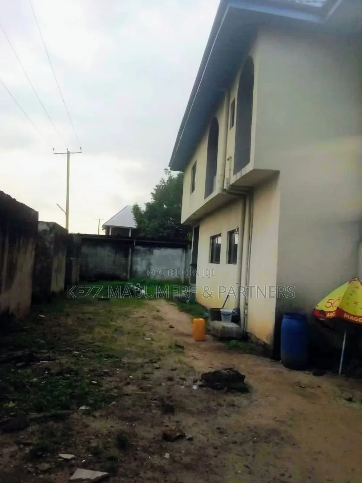 For Sale: 13 Rooms Hotel Building at Ovom , Ogbor Hill , Aba ,
