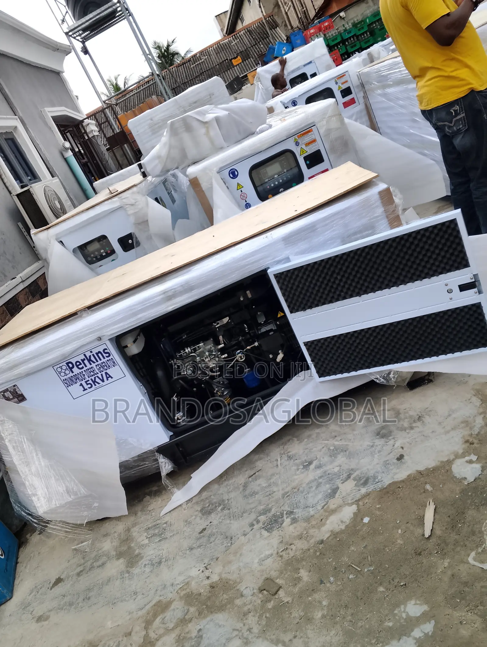Silent Operation Perkins Sp-15 15kva Diesel Gen