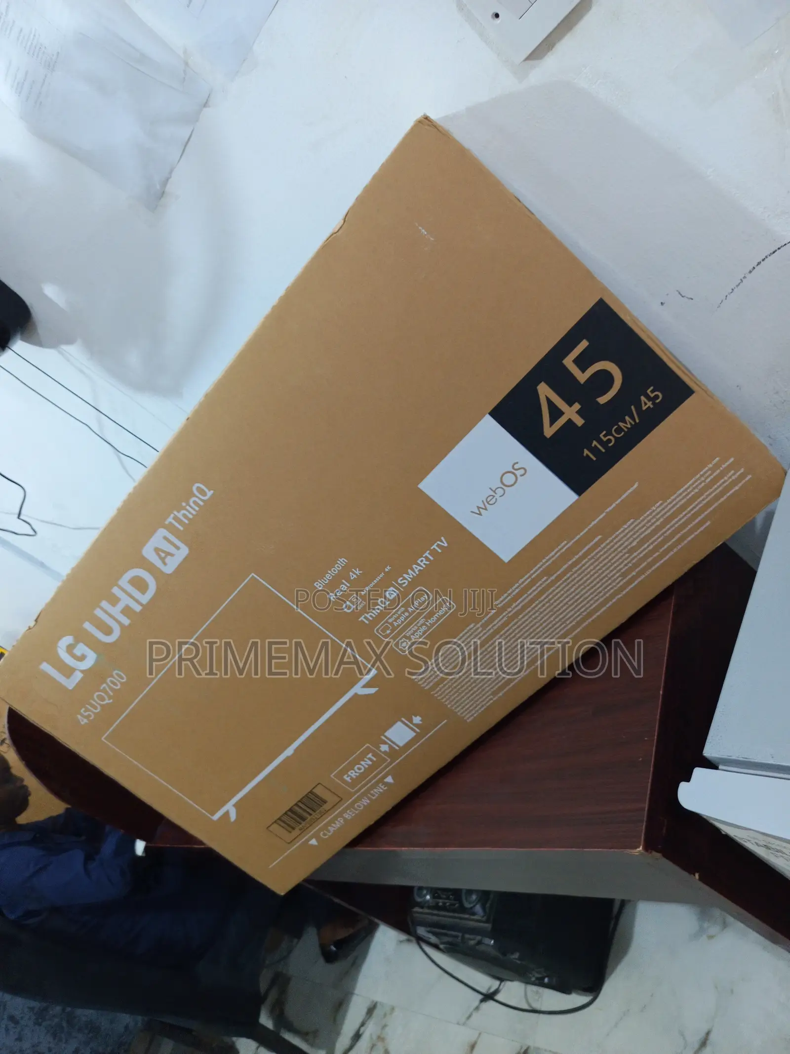 Compact Powerhouse: Lg 45" Smart Display