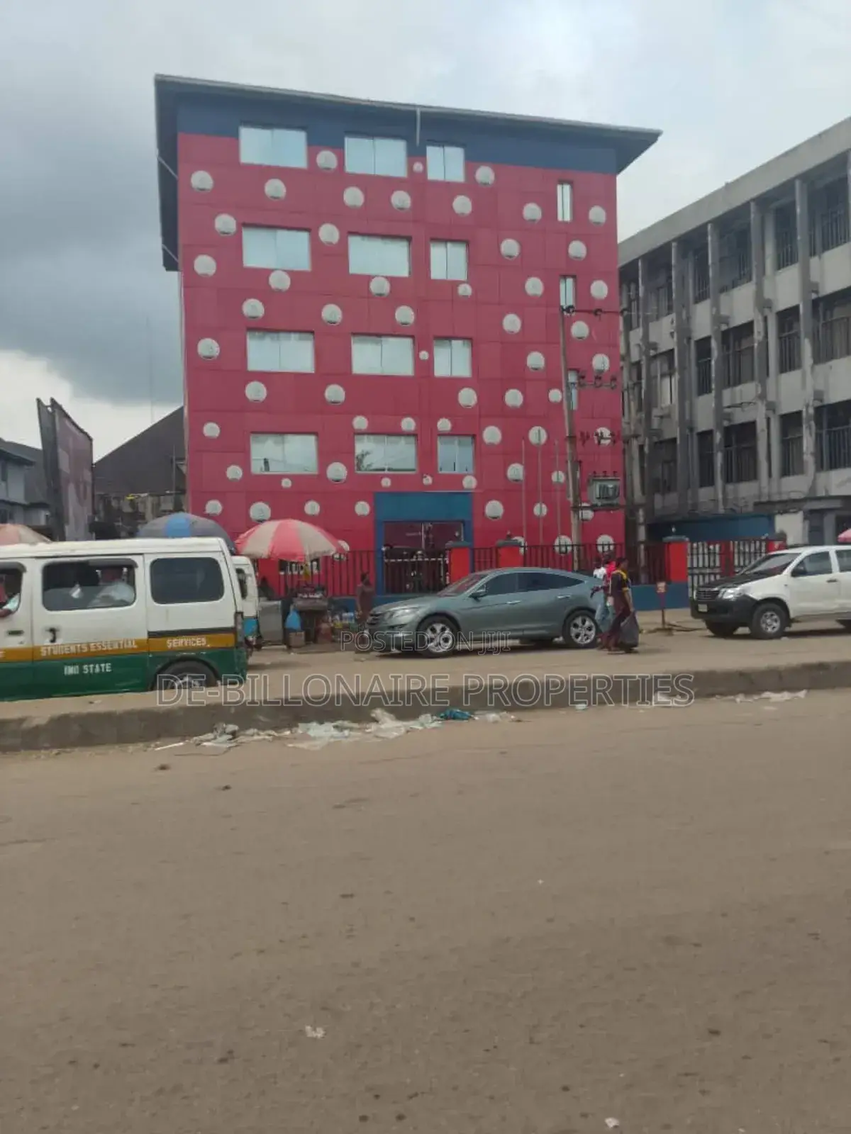 18bdrm House in Owerri for sale