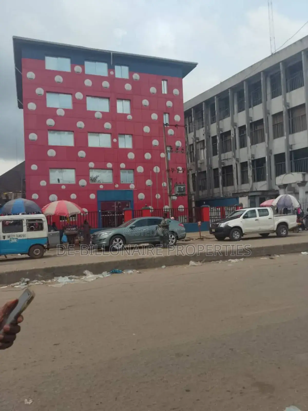 18bdrm House in Owerri for sale