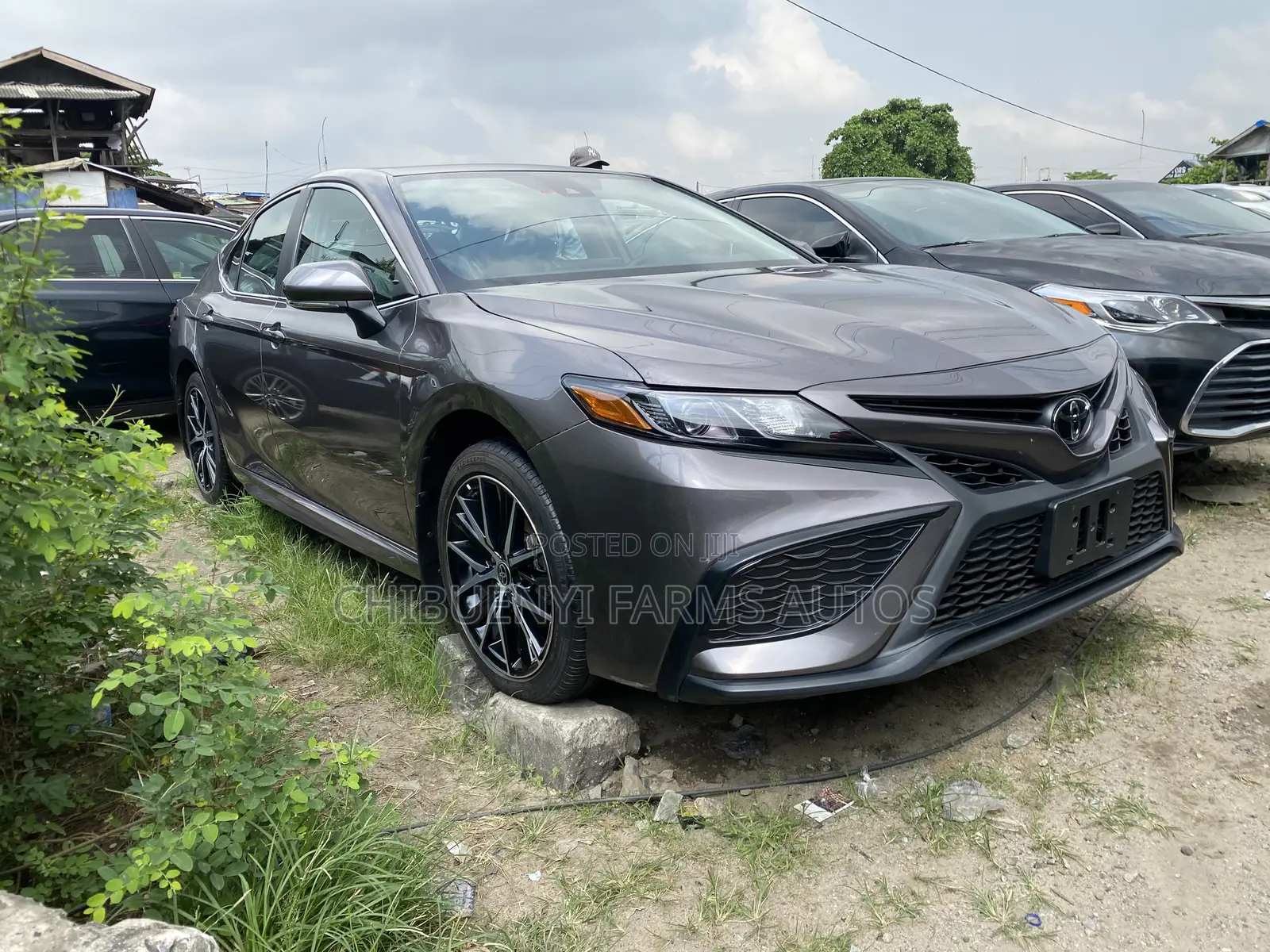 Toyota Camry SE 2022 Brown