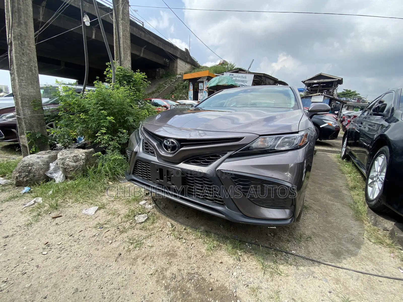 Toyota Camry SE 2022 Brown