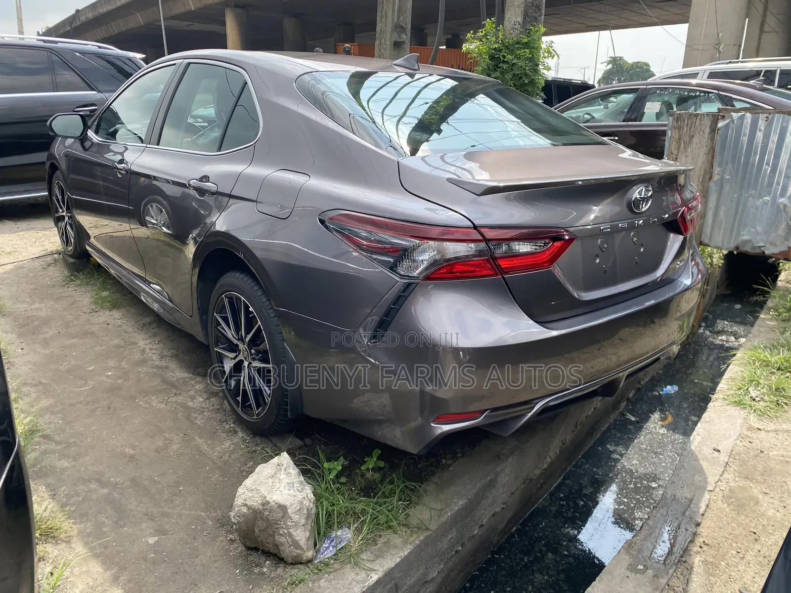 Toyota Camry SE 2022 Brown